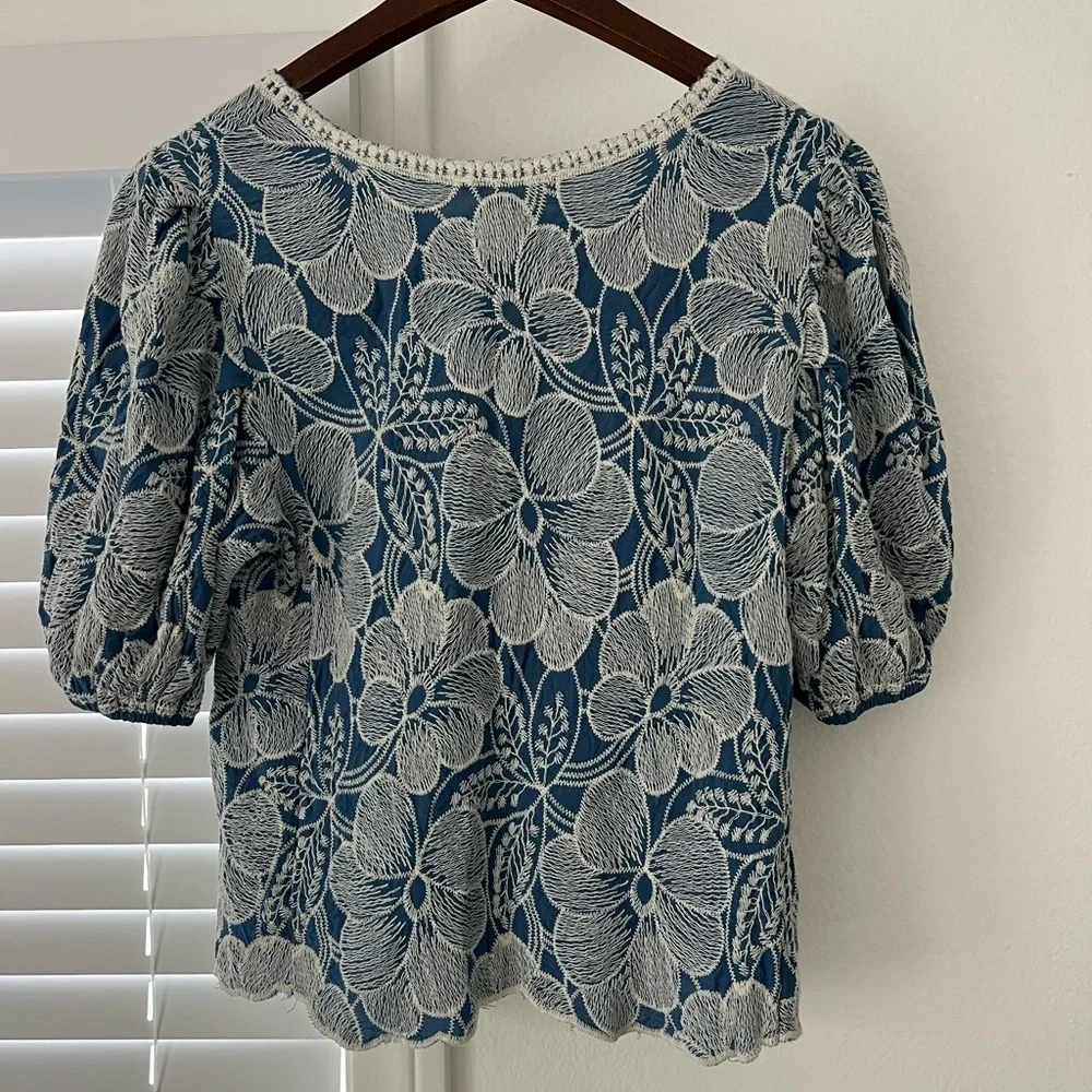 Anthropologie Embroidered Blue/White Puff Sleeve Blouse Size S